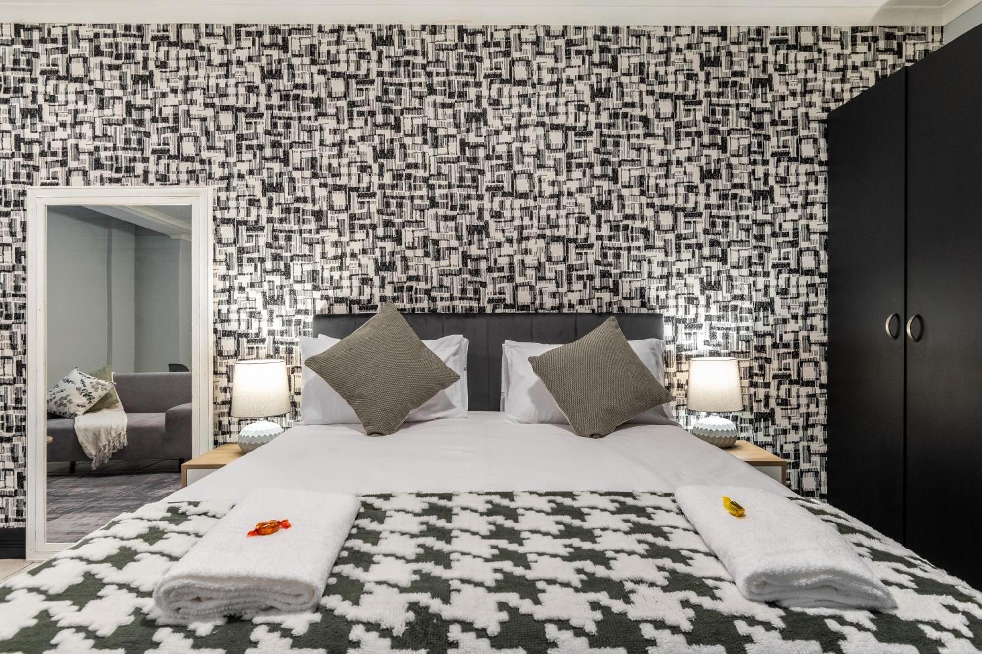 Apartament The Square 135- Studio With Free Parking, Pool & Gym Access Kapsztad Zewnętrze zdjęcie